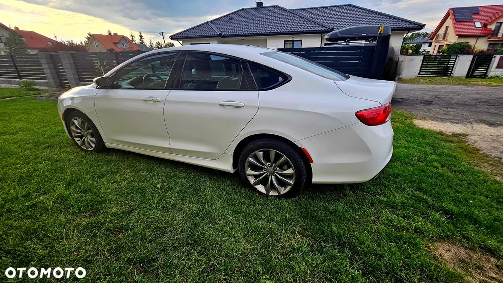 Chrysler 200 - 4