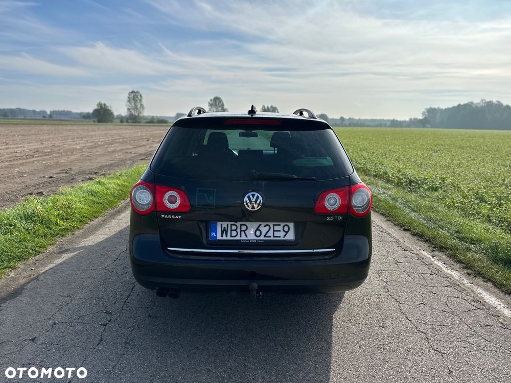 Volkswagen Passat - 4