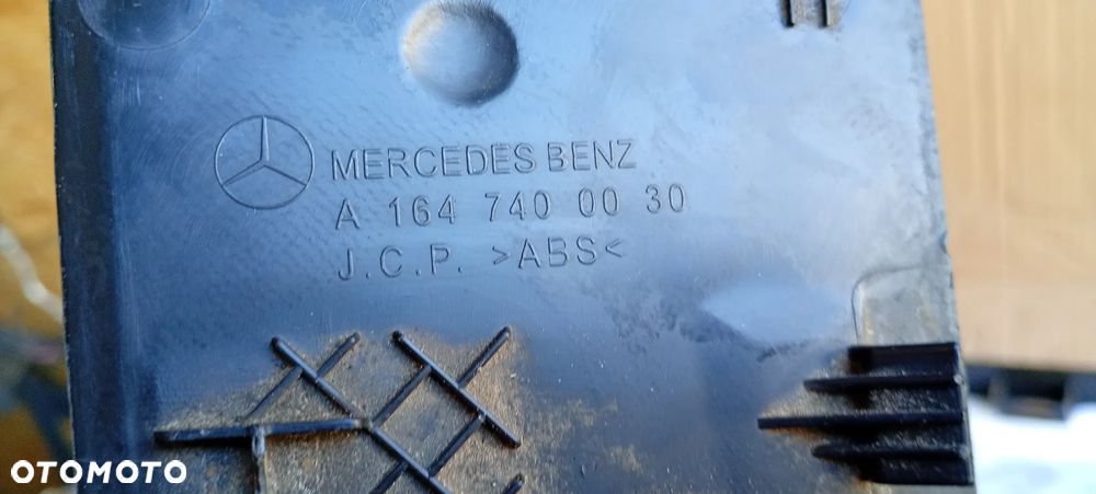 Tapicerka osłona klapy bagażnika Mercedes ML W164 A1647400030 A1647401470 - 7
