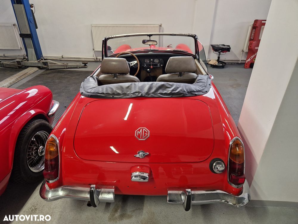 MG MGB - 6