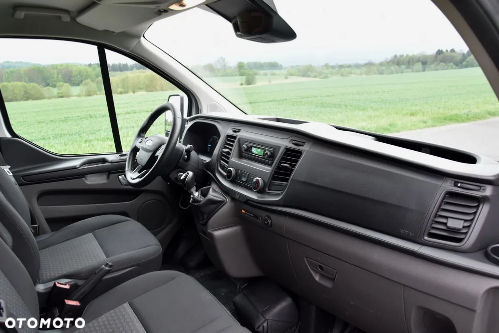 Ford TRANSIT CUSTOM 320 L2H1 - 23