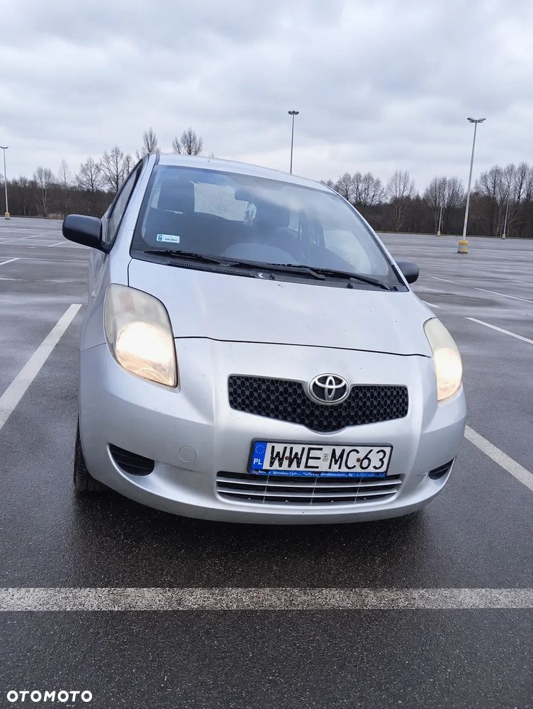 Toyota Yaris - 1