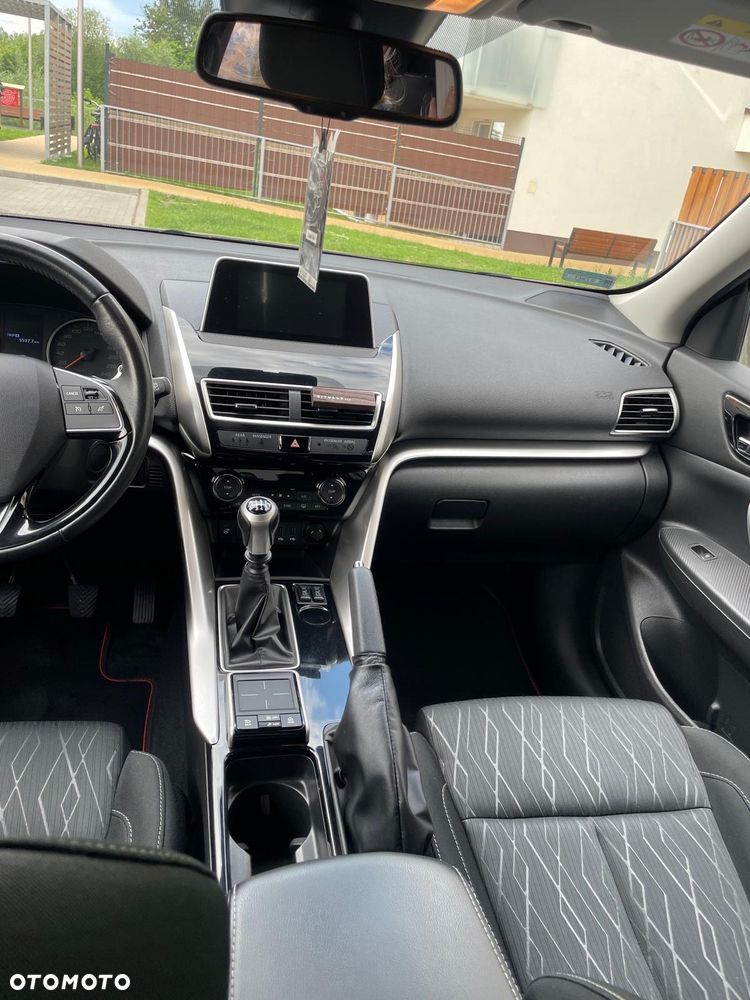 Mitsubishi Eclipse Cross 1.5 T Intense - 10