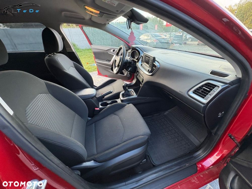 Kia Ceed 1.4 L Business Line Plus - 26