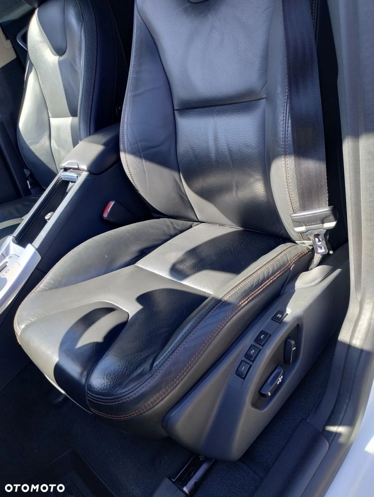 Volvo XC 60 T6 AWD Momentum - 9