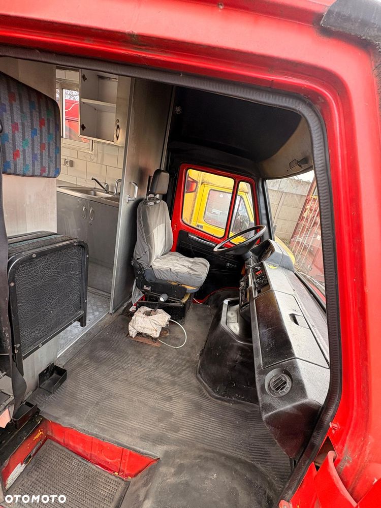 Mercedes-Benz 308D - 7