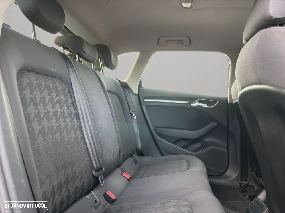Audi A3 Sportback 1.6 TDI Attraction - 11