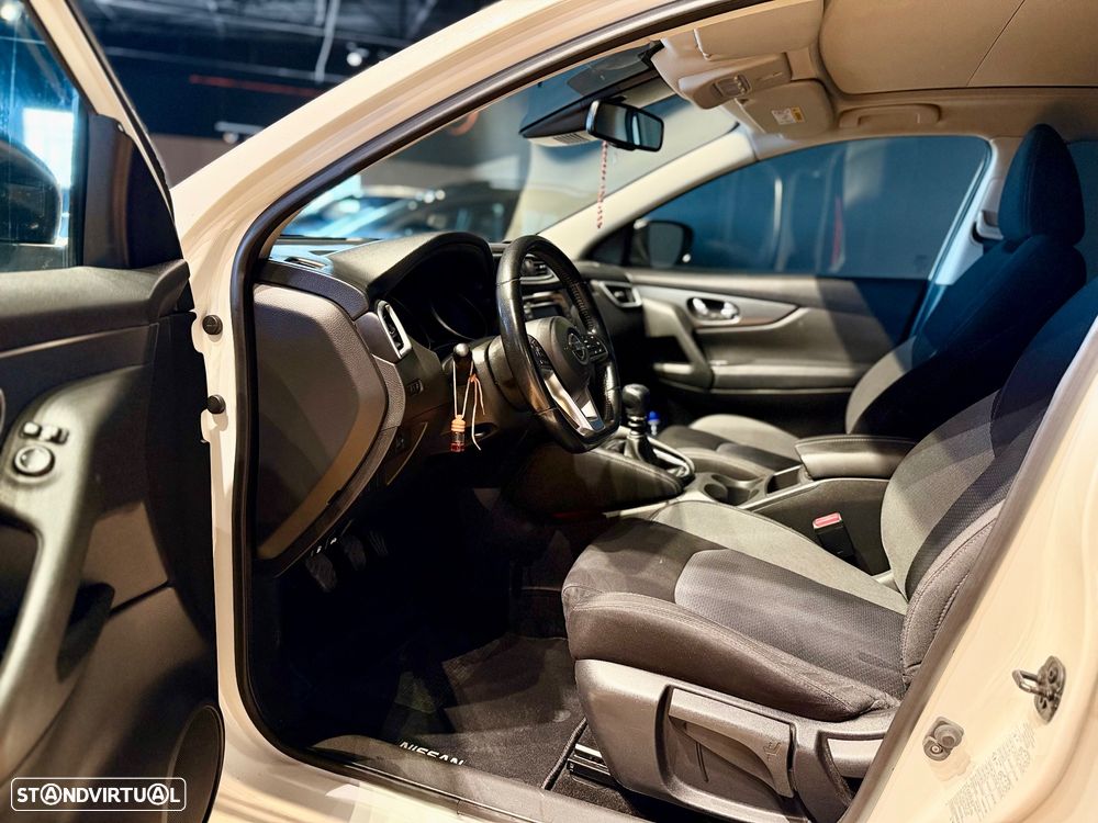 Nissan Qashqai 1.5 dCi N-Connecta J18+Led - 10