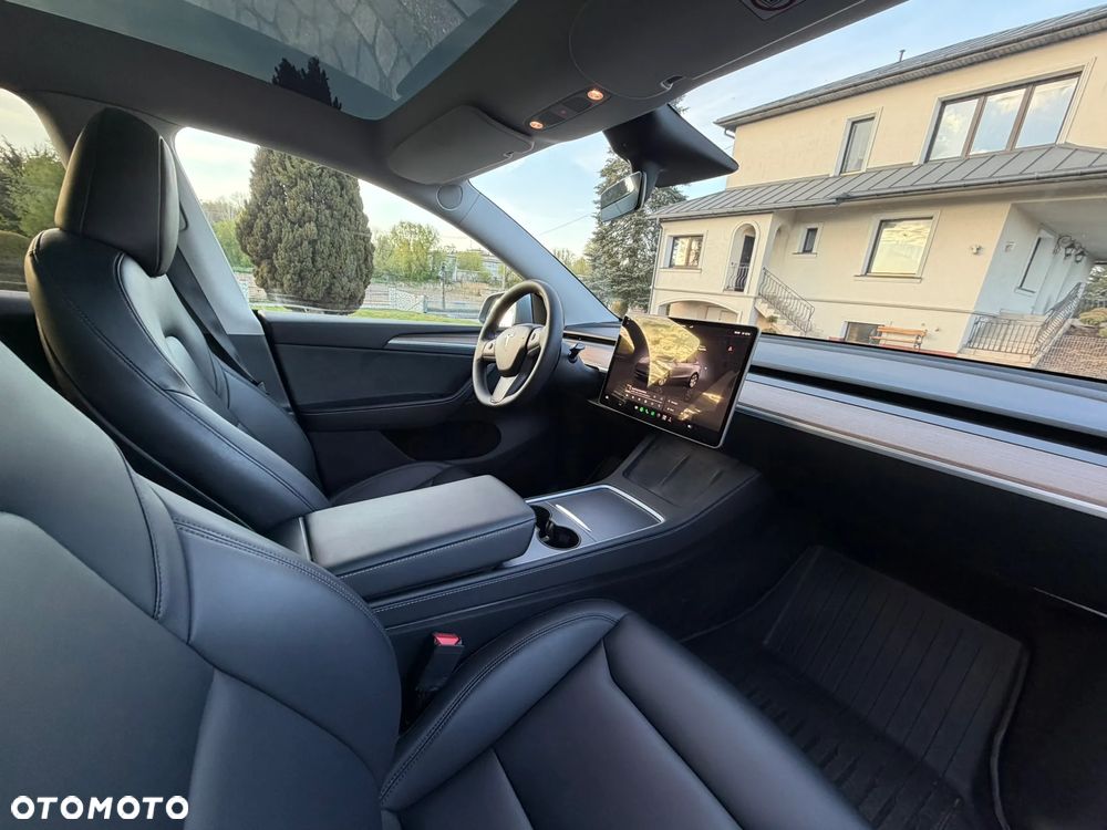 Tesla Model Y Long Range AWD - 5