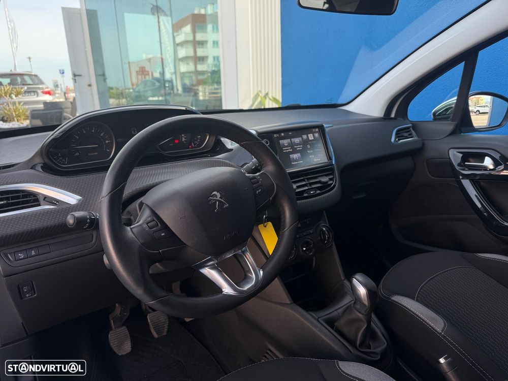 Peugeot 208 82 PureTech Style - 5