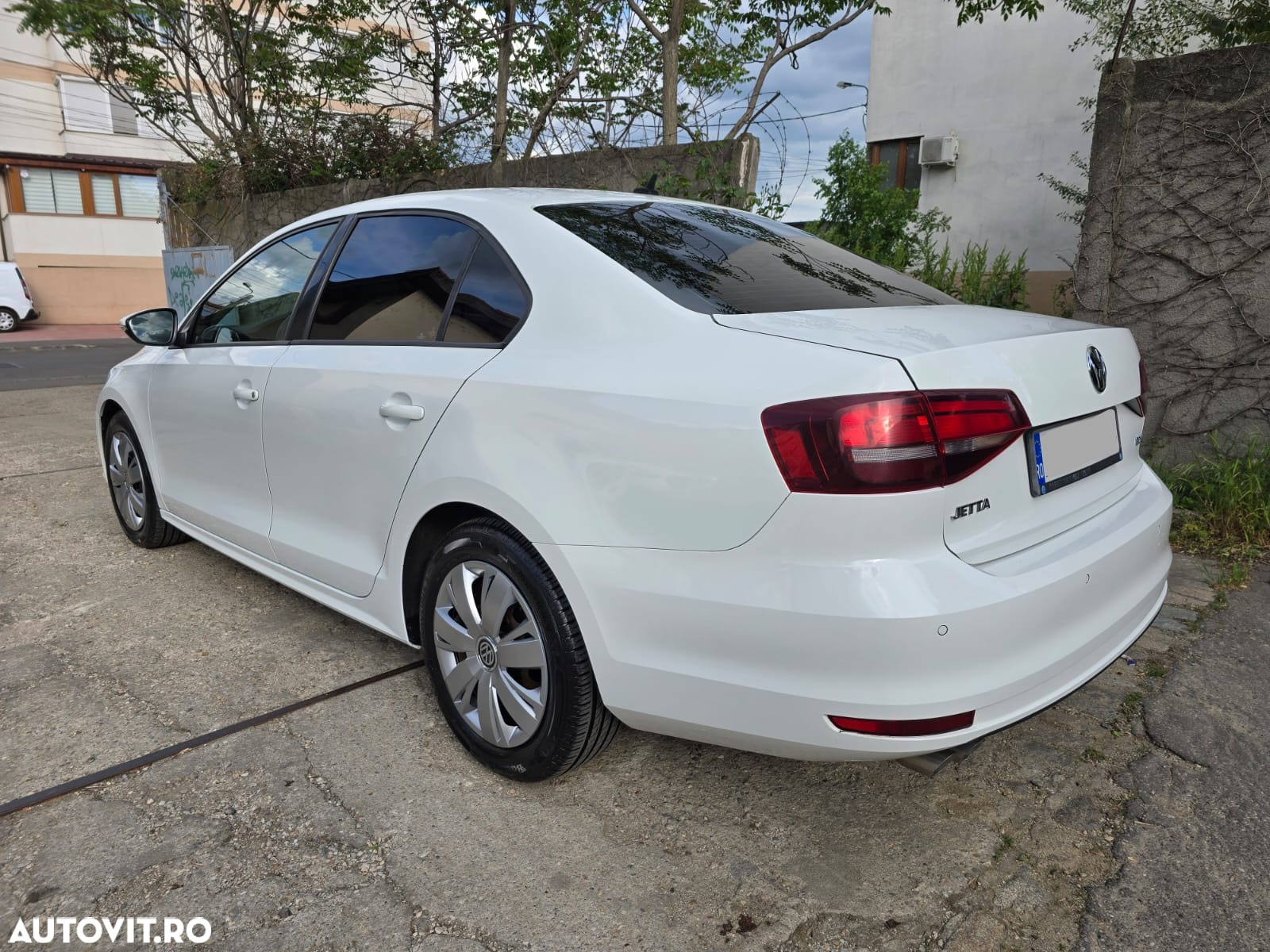 Volkswagen Jetta 2.0 TDI Comfortline - 11