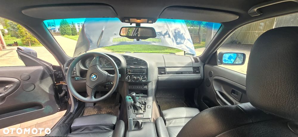 BMW Seria 3 328i - 15