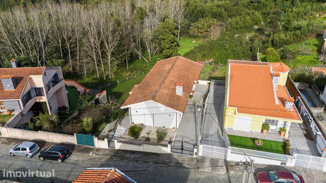 Moradia T3 em Paços de Brandão com Jardim, Terraço, Garagem e Vista pa - Grande imagem: 2/28
