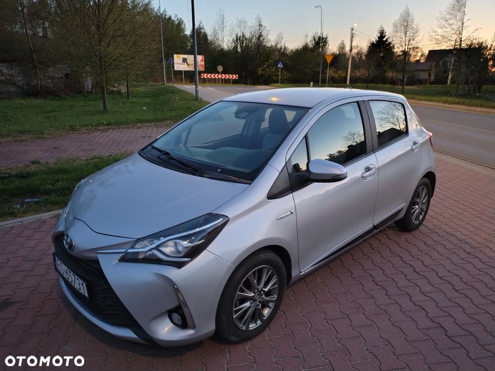 Toyota Yaris Hybrid 100 Premium EU6 - 2