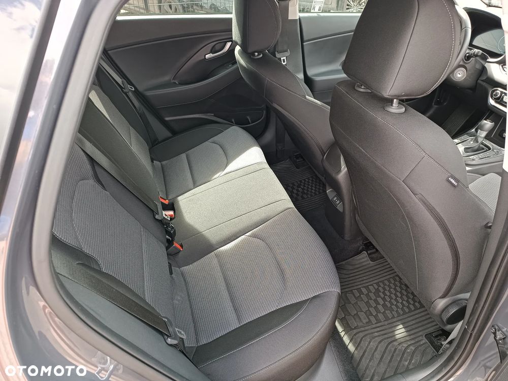 Hyundai i30 1.6 T-GDI Modern DCT - 24