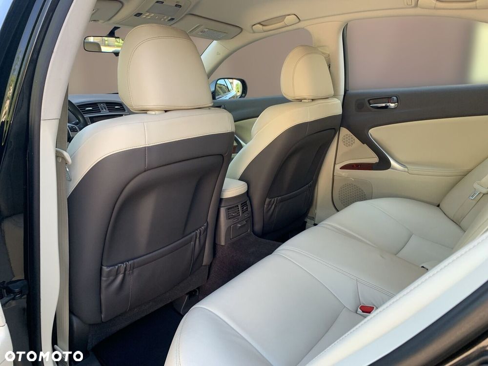 Lexus IS 220 D Elegance - 12