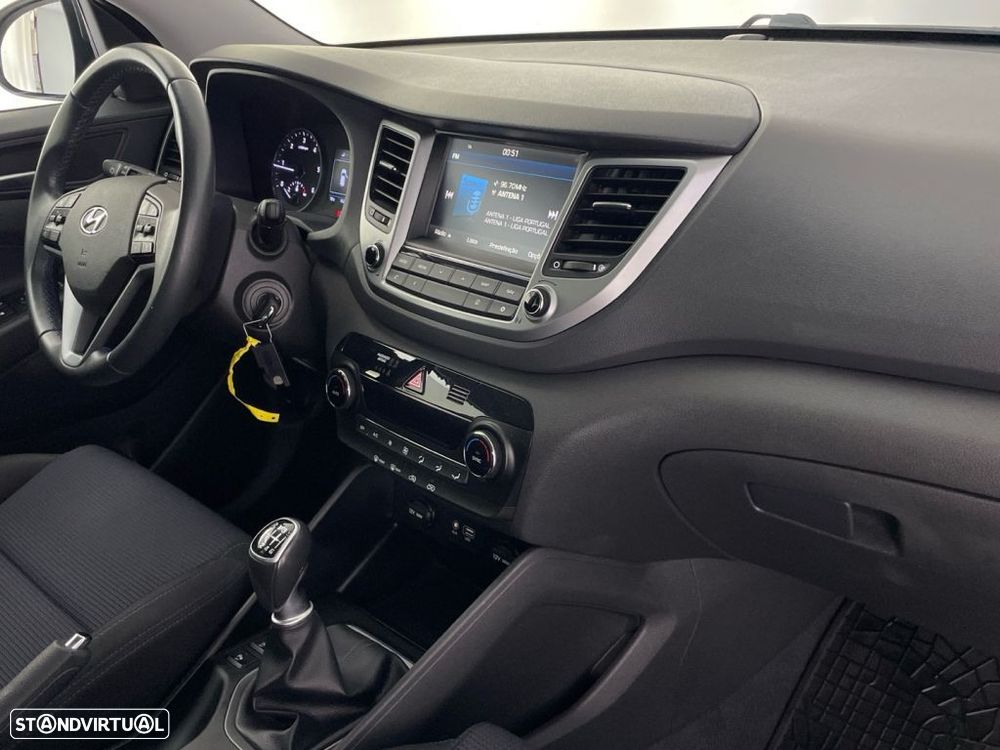 Hyundai Tucson 1.7 CRDi Premium - 24