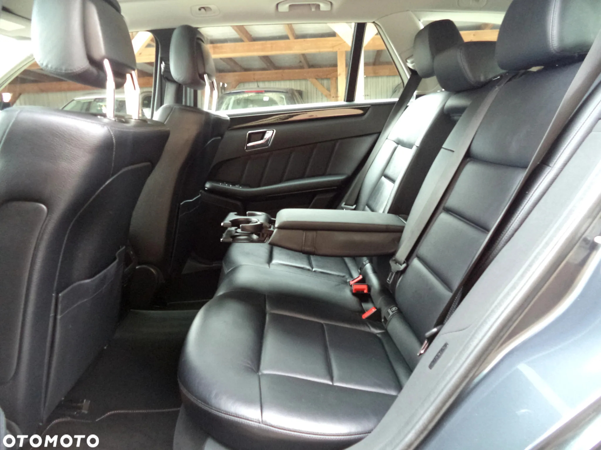 Mercedes-Benz Klasa E 350 T CDI DPF 4Matic BlueEFFICIENCY 7G-TRONIC Avantgarde - 26