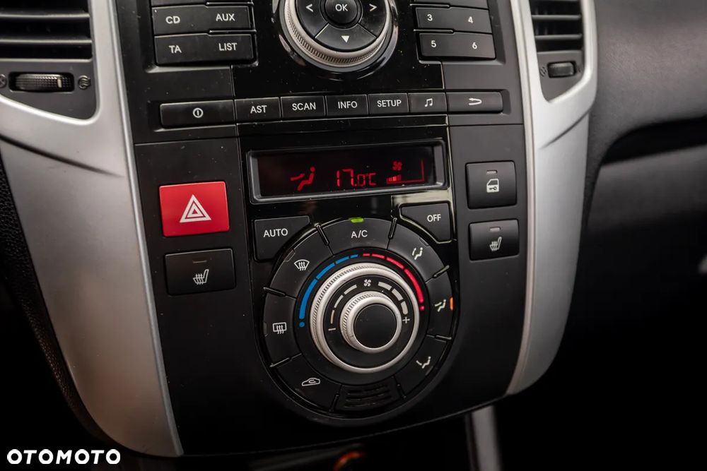 Kia Venga - 23