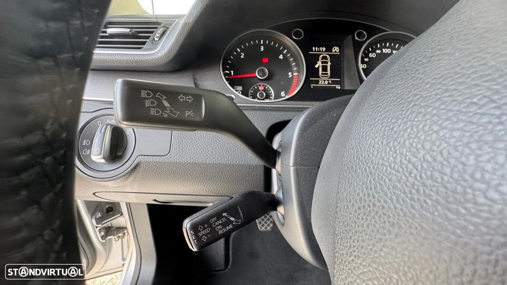 VW Passat 1.6 TDI BlueMotion - 17