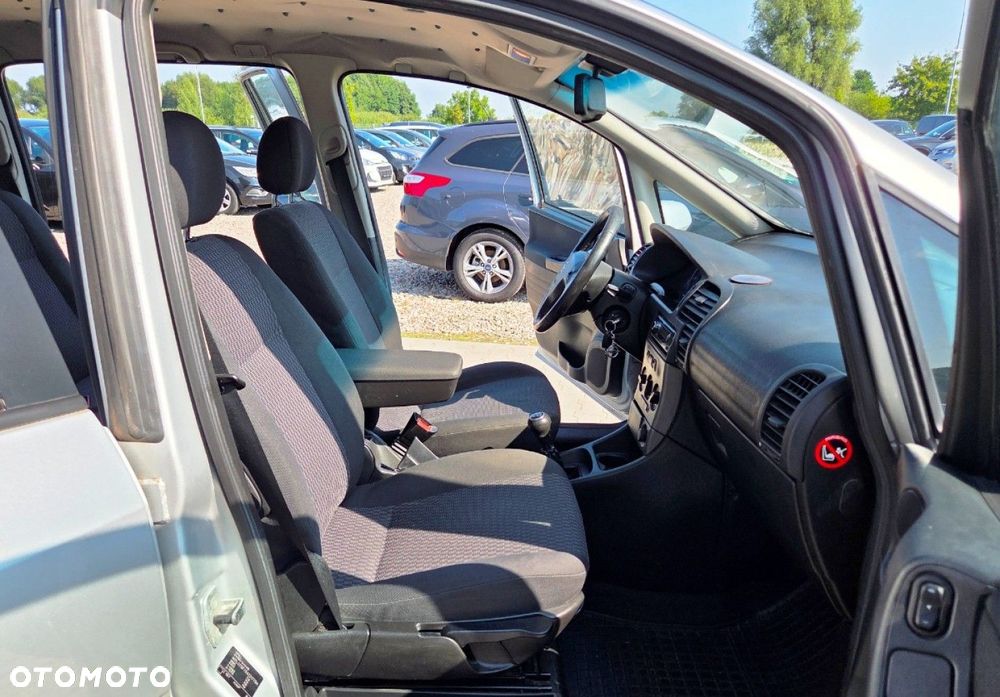 Opel Zafira - 26