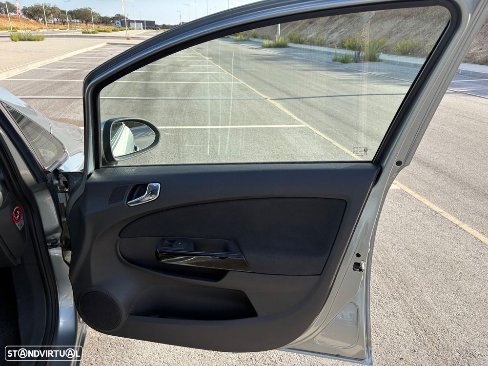 Opel Corsa 1.2 Go! FlexFuel - 37
