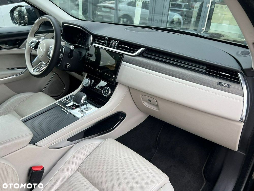 Jaguar F-Pace - 14