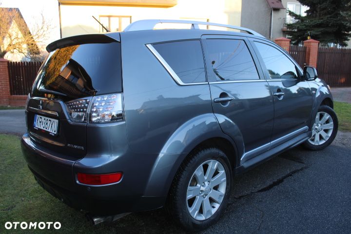 Mitsubishi Outlander - 5