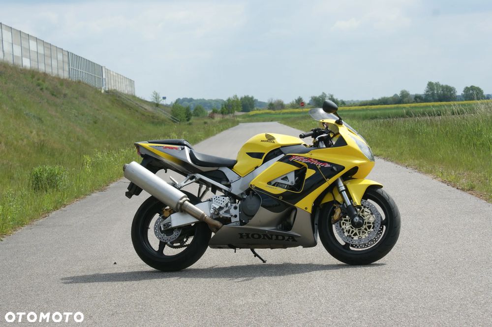 Honda CBR - 1