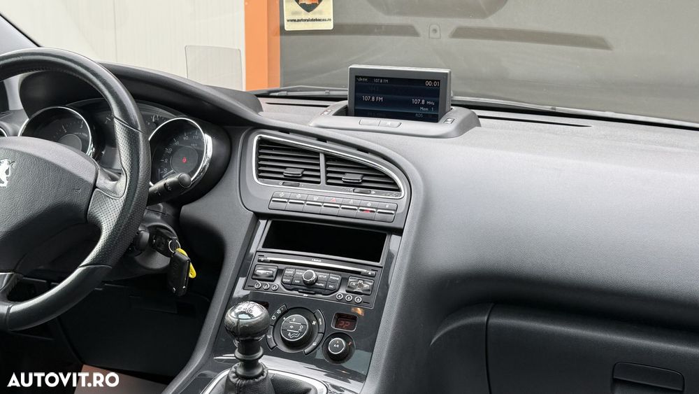Peugeot 5008 - 15