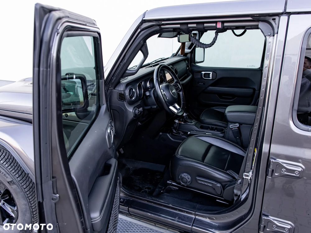 Jeep Wrangler Unlimited GME 2.0 Turbo Sahara - 32