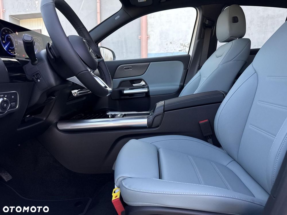 Mercedes-Benz EQA - 12