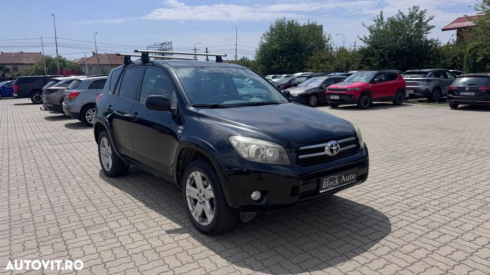 Toyota RAV4 2.2 D-4D Executive - 1