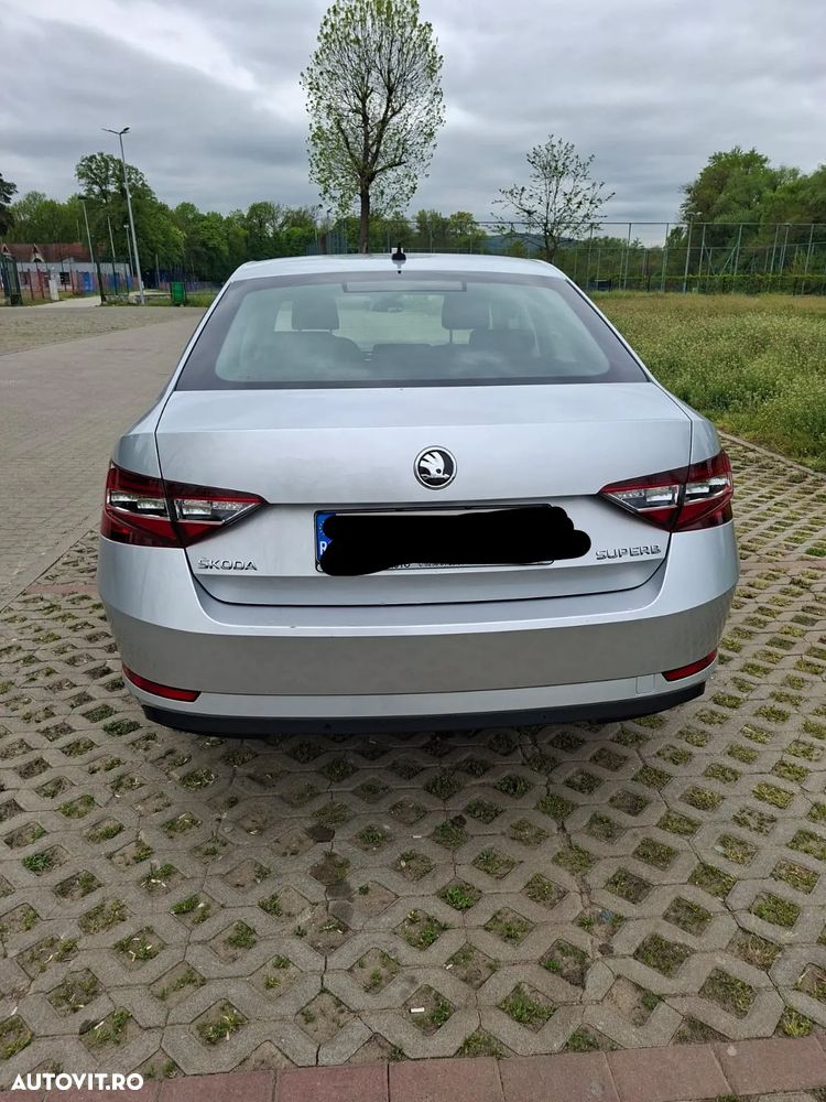 Skoda Superb 2.0 TDI Ambition - 8
