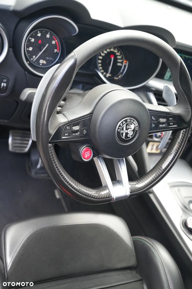 Alfa Romeo Stelvio 2.0 Turbo 16V AT8-Q4 Veloce Ti - 12