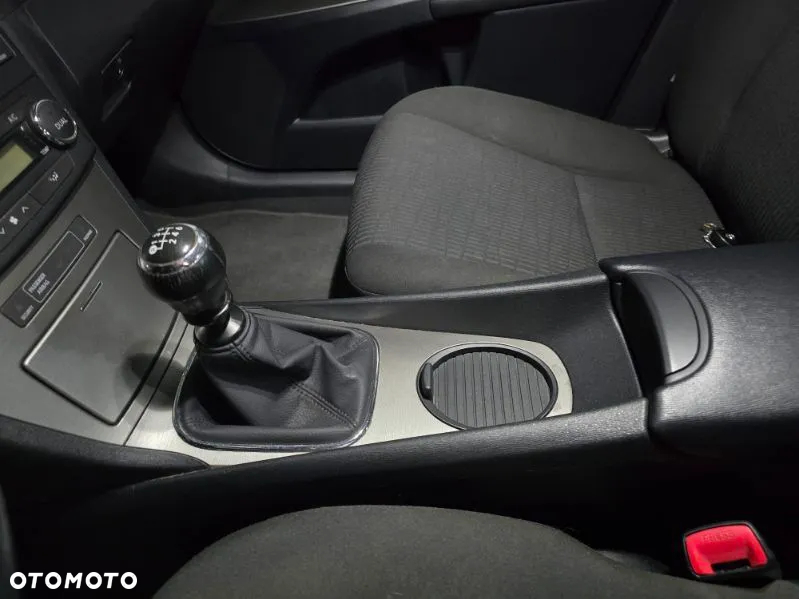 Toyota Avensis 1.8 Sol EU5 - 11
