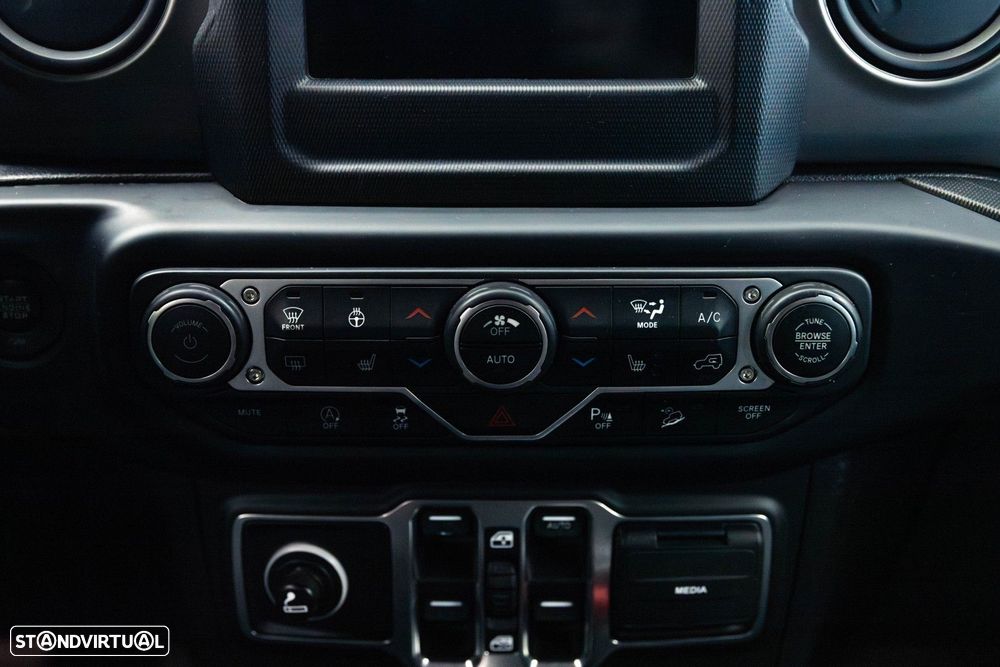 Jeep Wrangler Unlimited 2.2 CRD Sport AT - 57