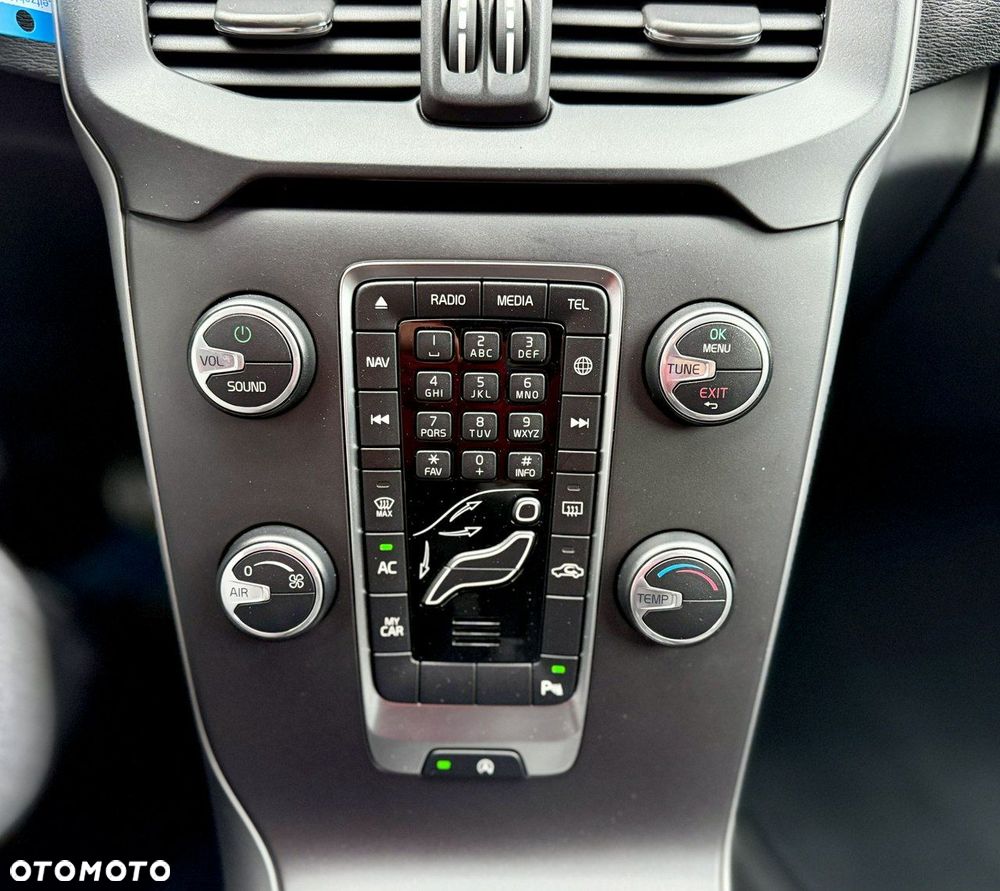 Volvo V40 Cross Country D3 Drive-E Momentum - 26