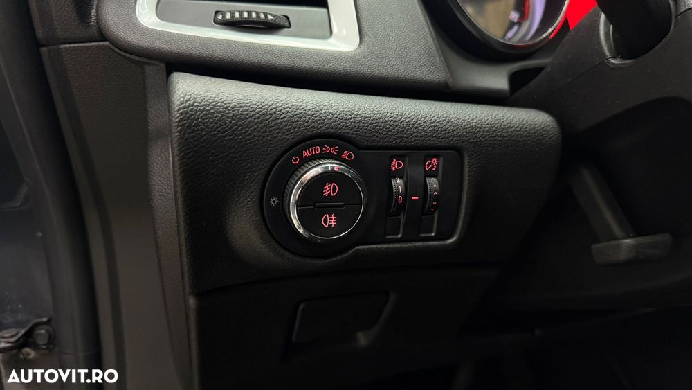 Opel Astra 1.4 Turbo ECOTEC Cosmo - 23