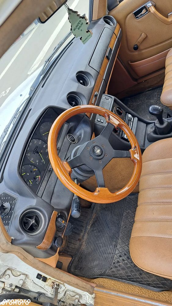 Mercedes-Benz W123 - 34