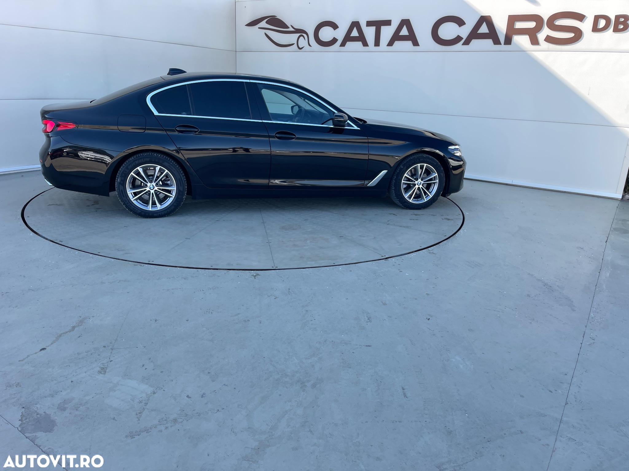 BMW Seria 5 520i AT MHEV - 17