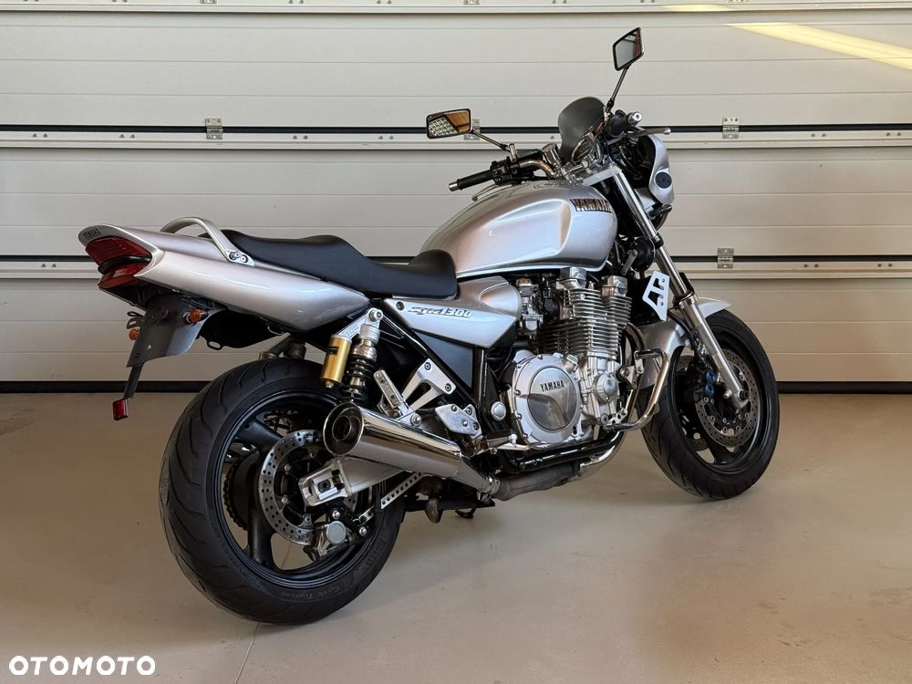 Yamaha XJR - 4
