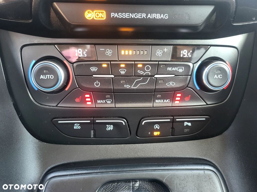 Ford Tourneo Connect Grand - 31