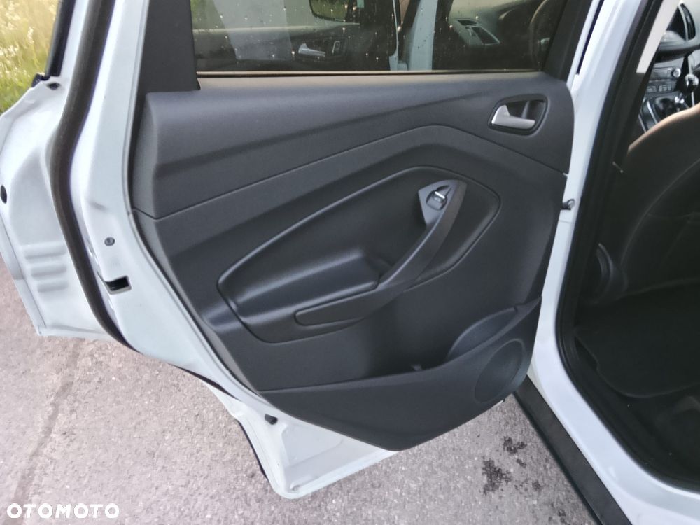 Ford Kuga - 12