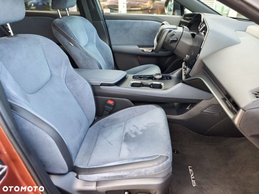 Lexus RZ 500e 77kWh Omotenashi DIRECT4 - 11