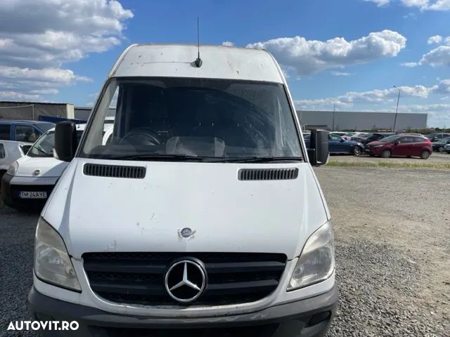 Dezmembrez Mercedes Sprinter W906 an 2007 2.2 CDI - 1