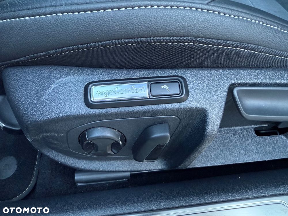 Volkswagen Arteon 2.0 TDI SCR 4Motion DSG R-Line - 38