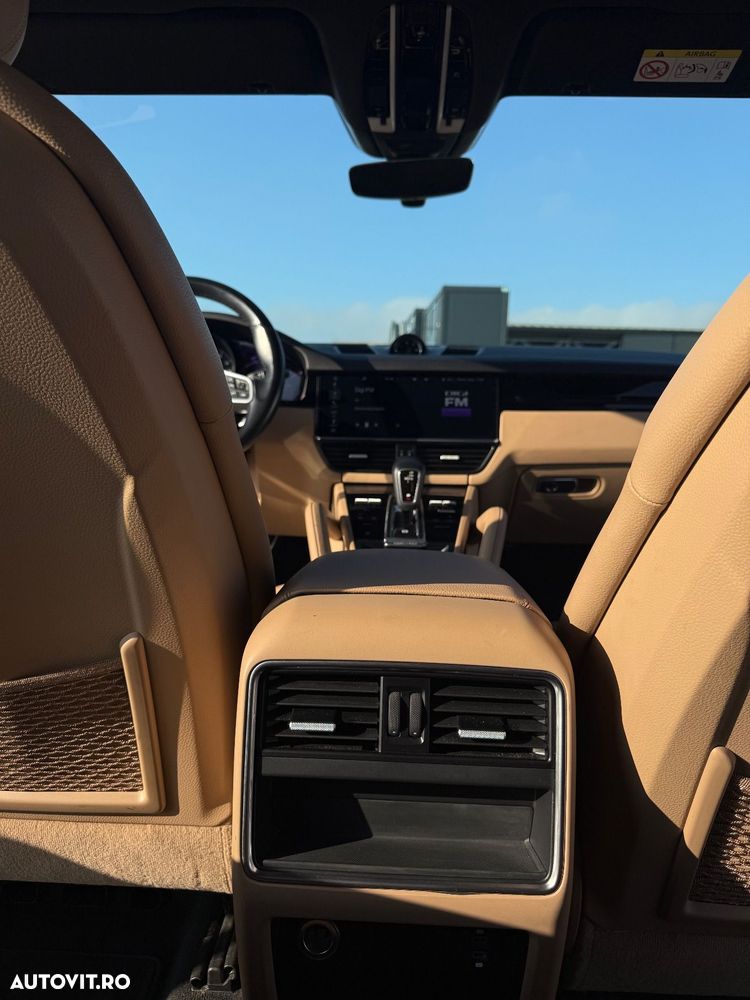 Porsche Cayenne Standard - 18