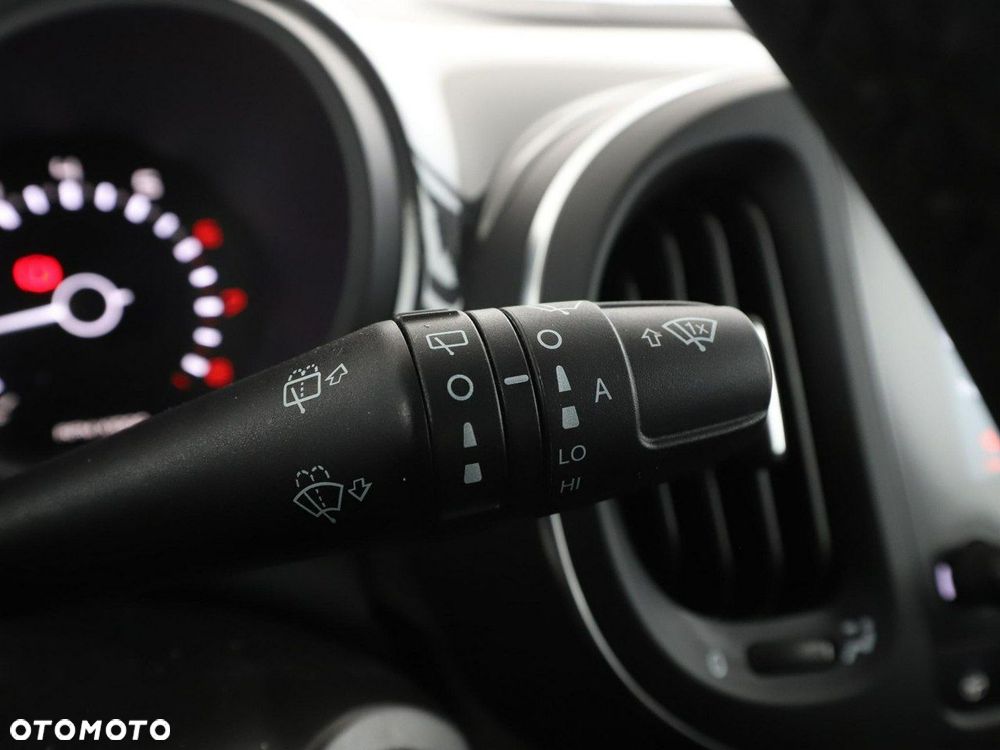 Fiat 500L 1.4 16V Urban - 32