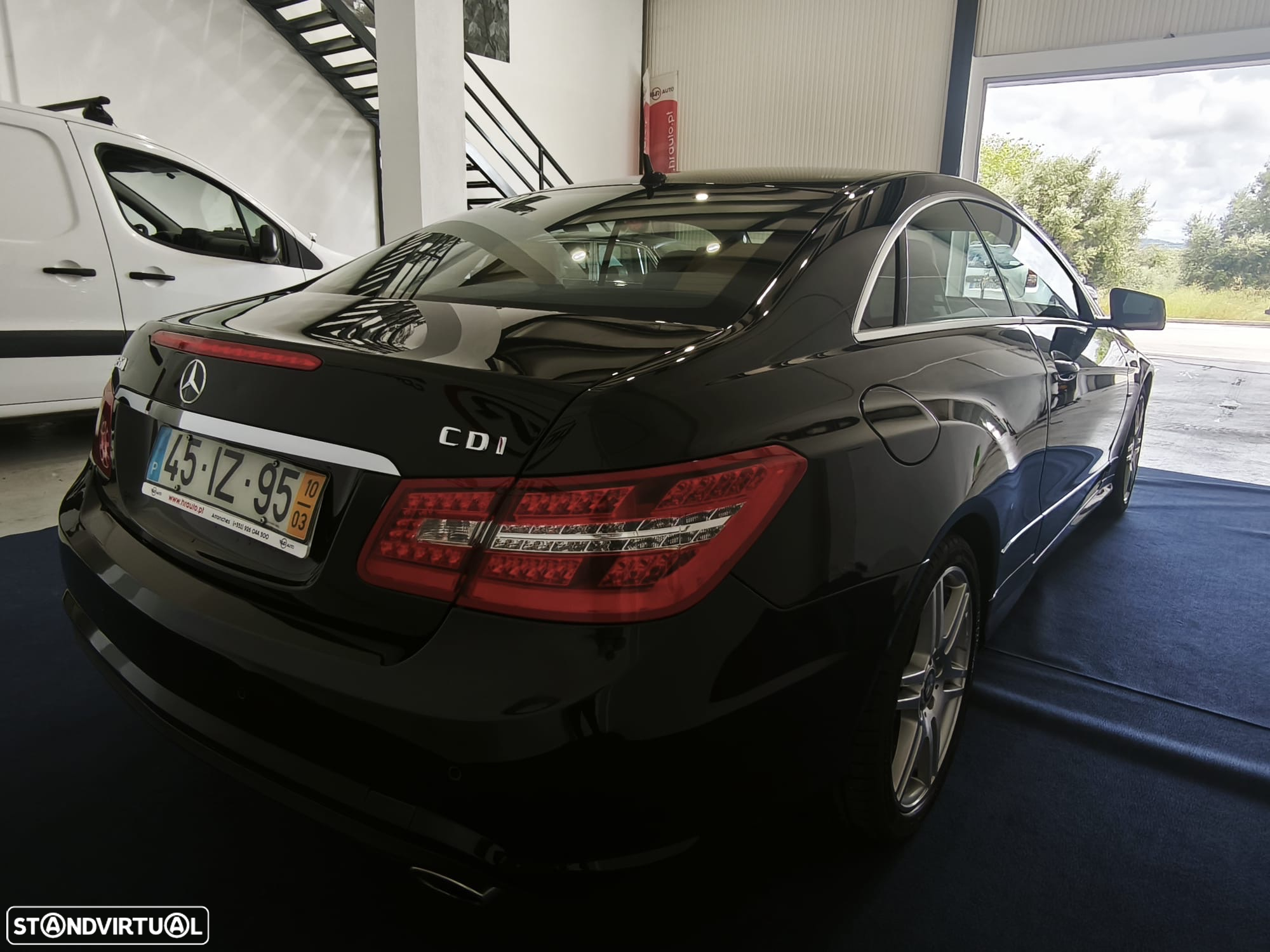 Mercedes-Benz E 350 CDi Avantgarde BlueEfficiency Auto - 4